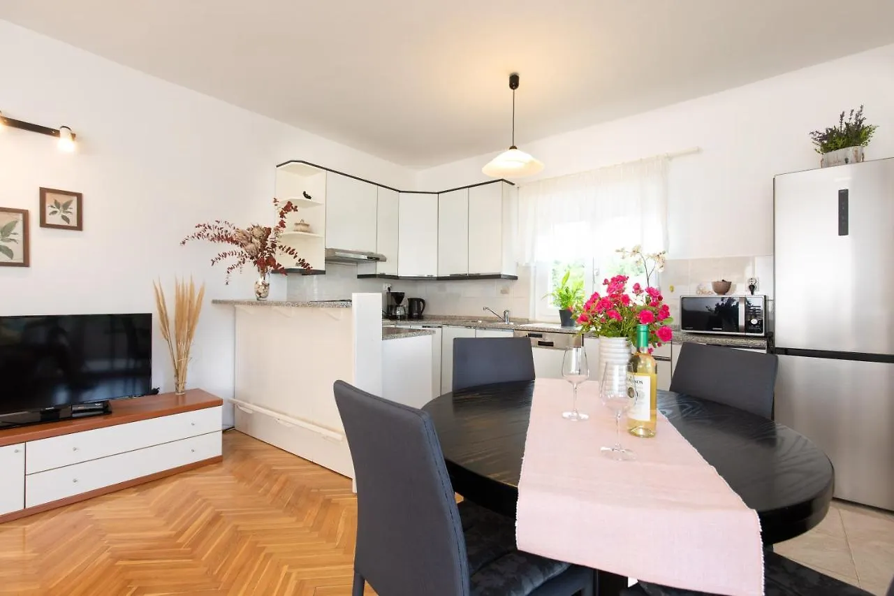 Apartments House Risika 0*,  Kroatien